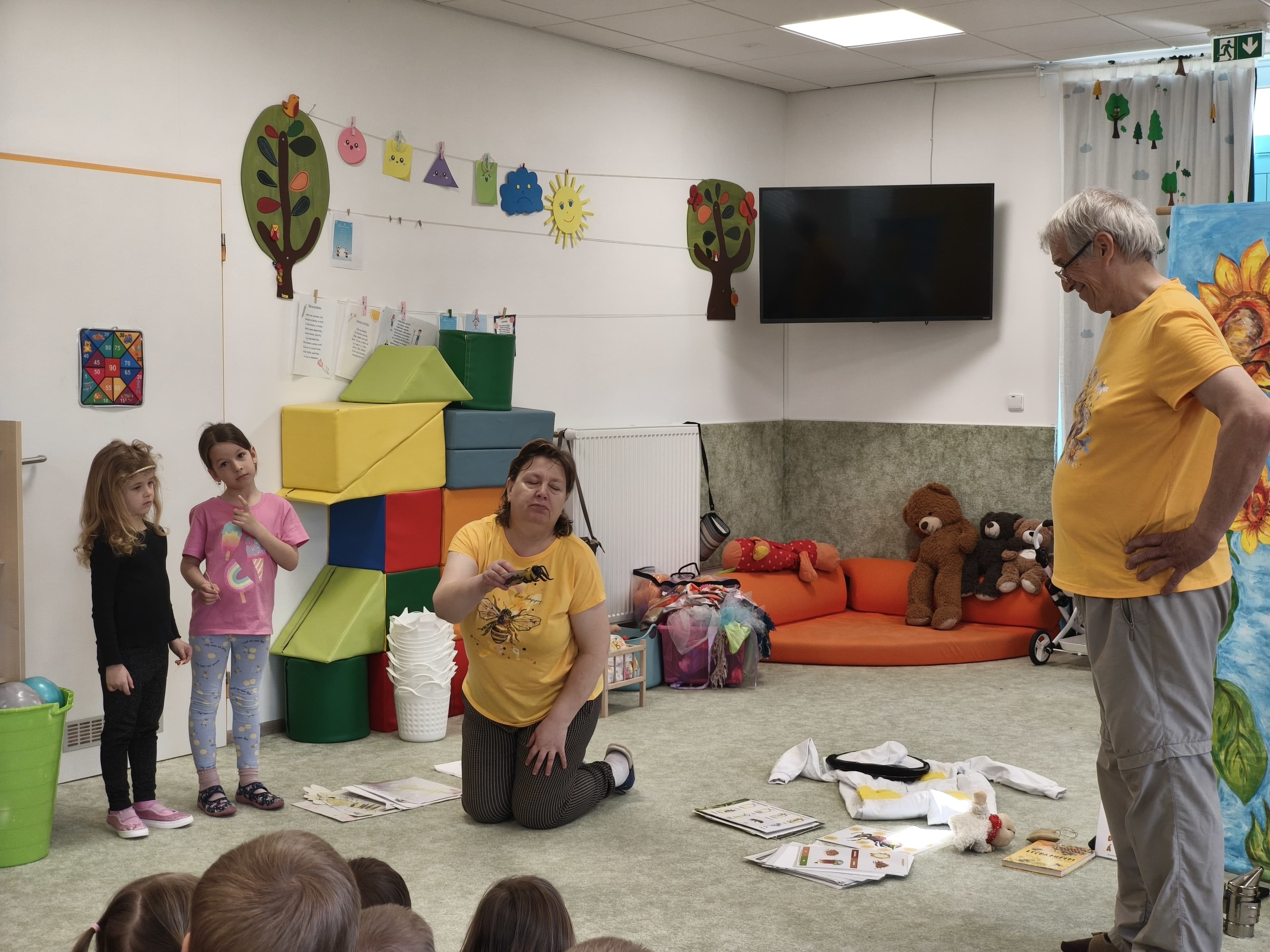2025-04-18-Projektový den "Od kytičky k medu" Nad rybníkem-3.jpg